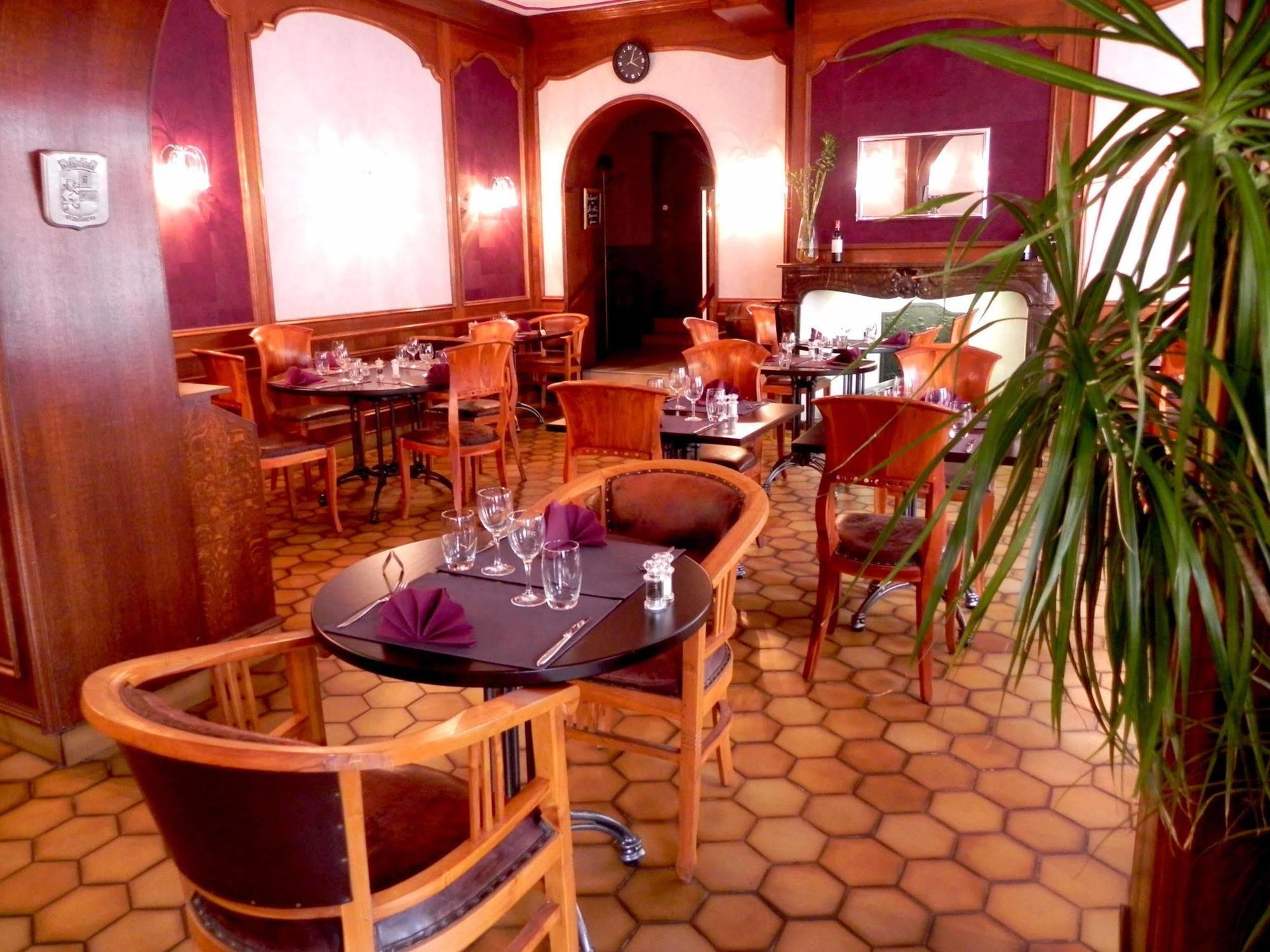 Hotel - Restaurant Au Tonnelier Берг Экстерьер фото