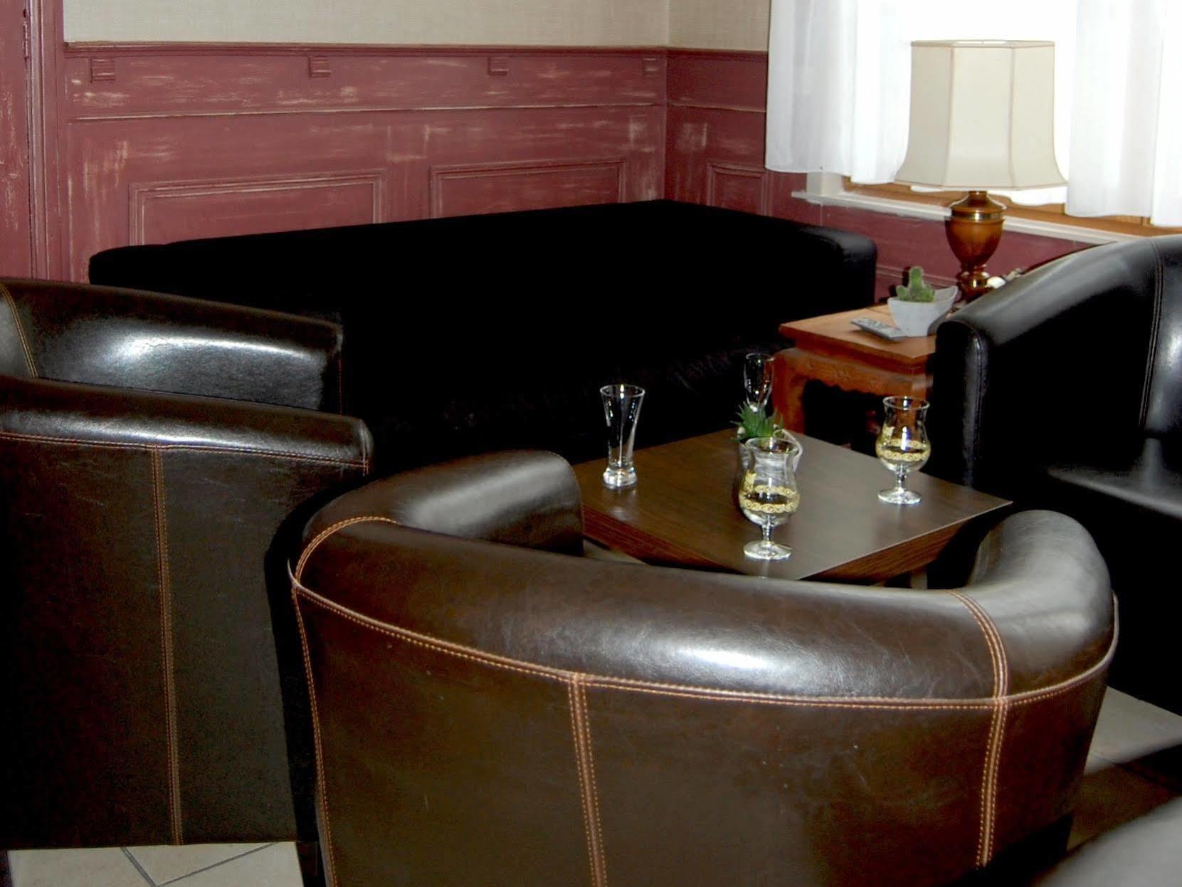 Hotel - Restaurant Au Tonnelier Берг Экстерьер фото